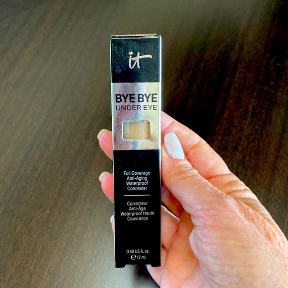 NEW! It Cosmetics Bye Bye Under Eye Anti-Aging Concealer - Picture 1 of 7
